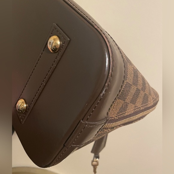 Louis Vuitton Alma PM Damier Ebene with dust bag, keys, receipt. Retail $2500 - Picture 9 of 12
